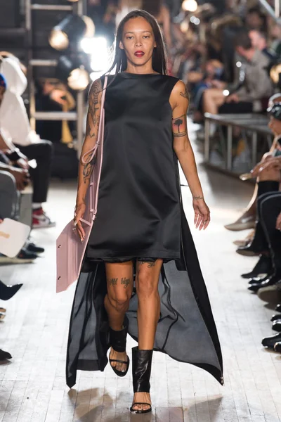 Look 48